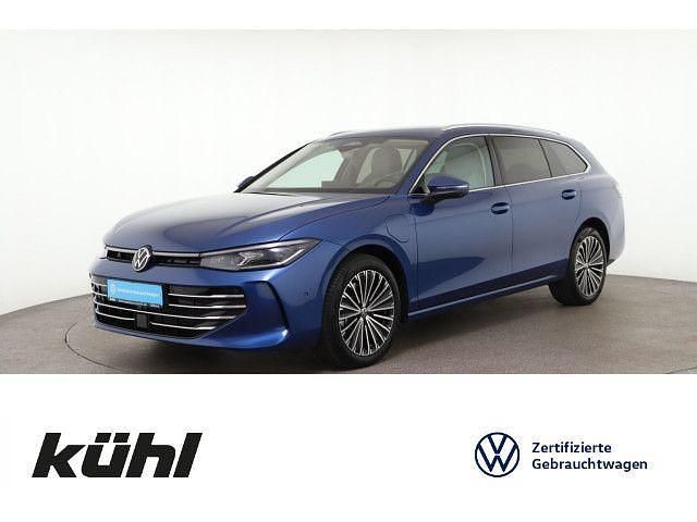 Reef blue metallic Gebraucht 2025 VW Passat Elegance Kombi | 43.350 € (Fairer Preis) - Bild 1/4