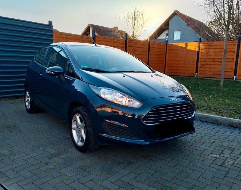Gebraucht Ford Fiesta Trend 60 PS (44 kW) 2014 Blau Kleinwagen