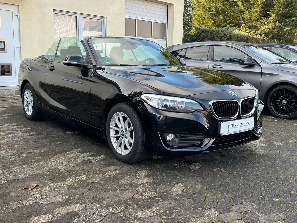 Gebraucht BMW 220 Sport Line 190 PS (139 kW) 2015 Schwarz Cabrio