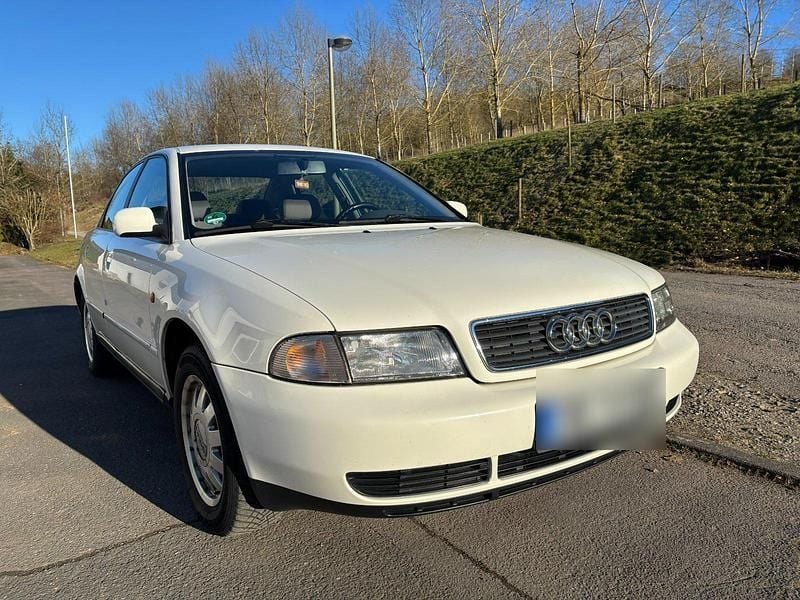 Gebraucht Audi A4 Basis 125 PS (91 kW) 1997 Weiß Limousine