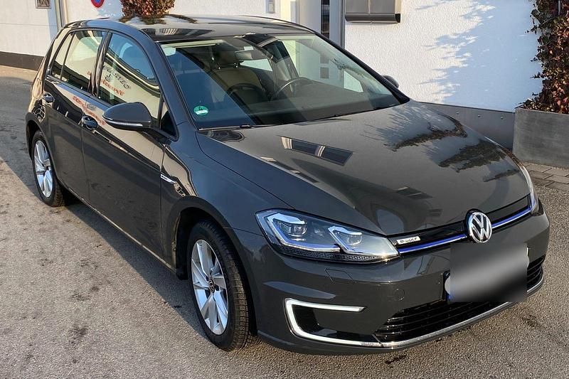 Gebraucht VW Golf 100 kW (136 PS) 2017 Grau Limousine