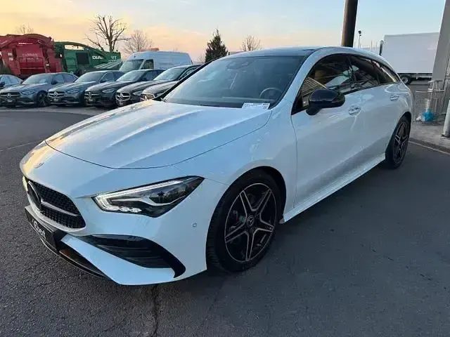Gebraucht Mercedes CLA200 AMG 163 PS (119 kW) 2024 Digitalweiss metallic (metallic) Coupé