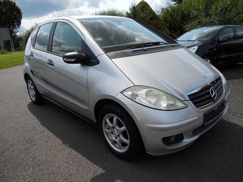 Silber Gebraucht 2006 Mercedes A150 Van / Kleinbus | 3.300 € (Fairer Preis) - Bild 1/4