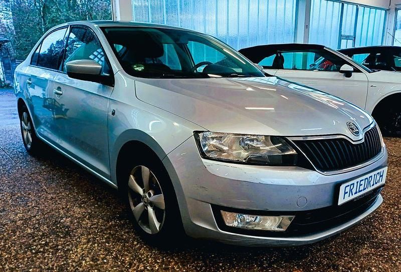 Gebraucht Skoda Rapid Ambition 105 PS (77 kW) 2014 Silber Kleinwagen