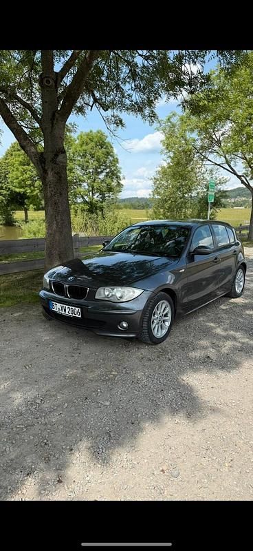 Grau Gebraucht 2006 BMW 118 Basis Kleinwagen | 2.500 € (Fairer Preis) - Bild 1/4