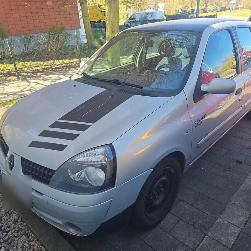 Gebraucht Renault Clio II 55 PS (40 kW) 2003 Silber Kleinwagen