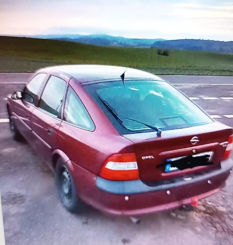Gebraucht Opel Vectra 101 PS (74 kW) 1998 Rot Limousine