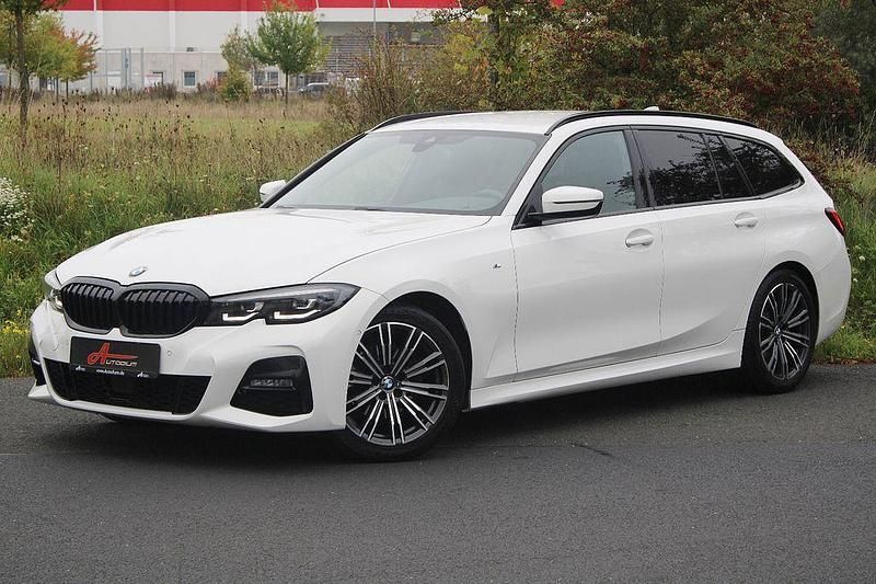 Weiß Gebraucht 2022 BMW 320 M Sport Limousine | 27.990 € (Guter Preis) - Bild 1/4