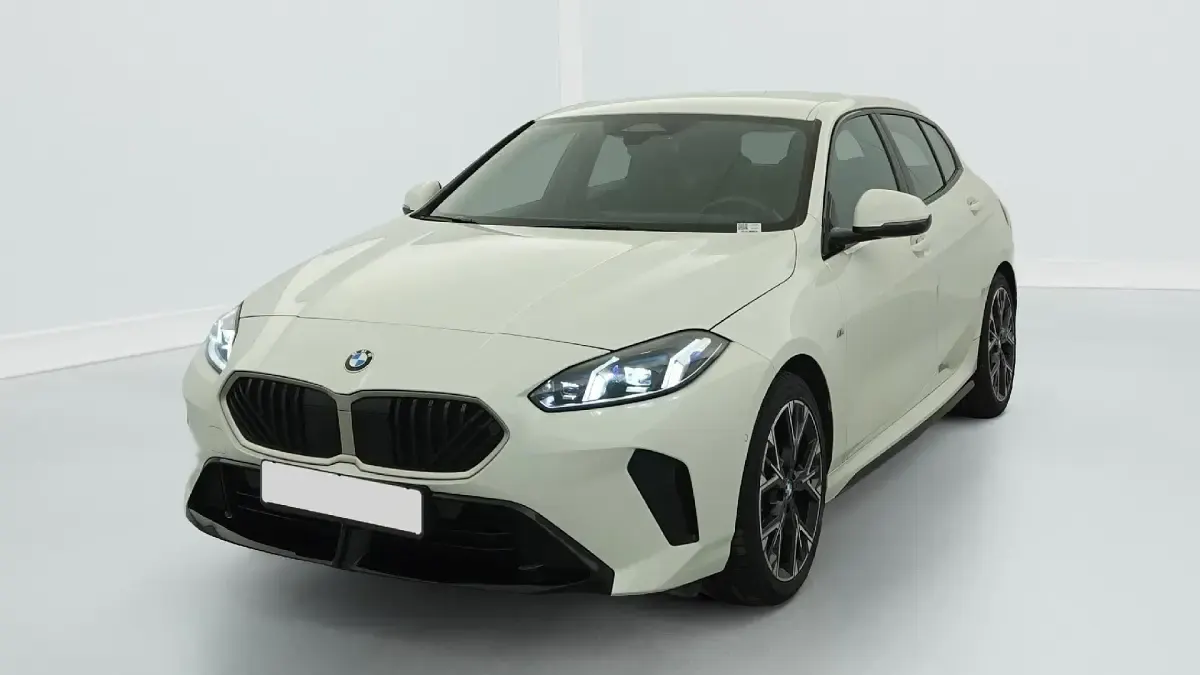 Gebraucht BMW 120 M Sport 163 PS (119 kW) 2025 Alpinweiss Kleinwagen
