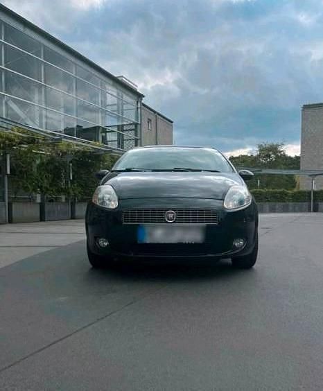Schwarz Gebraucht 2009 Fiat Grande Punto Kleinwagen | 1.600 € (Superpreis) - Bild 1/4