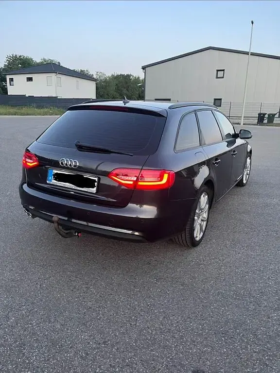 Gebraucht Audi A4 Ambiente 150 PS (110 kW) 2015 Schwarz Kombi