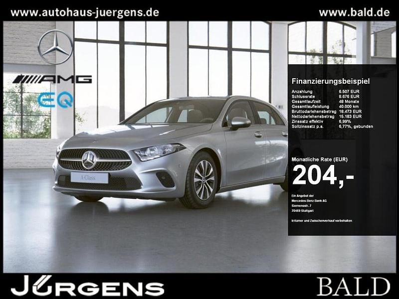 Iridiumsilber metallic Gebraucht 2020 Mercedes A200 Style Limousine | 21.690 € (Fairer Preis) - Bild 1/4
