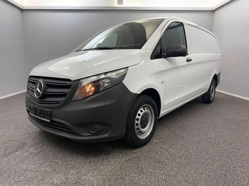 Weiß Gebraucht 2022 Mercedes Vito Van / Kleinbus | 18.699 € (Superpreis) - Bild 1/4