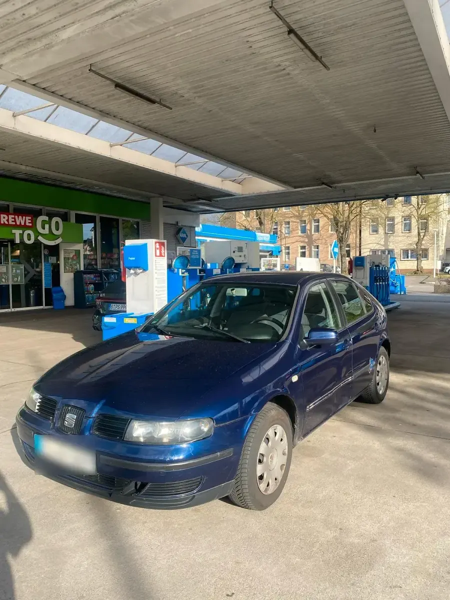 Usata Seat Leon 90 CV (66 kW) 2002 Blu Utilitaria