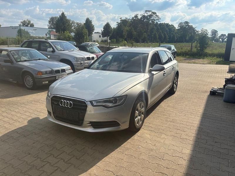 Silber Gebraucht 2014 Audi A6 Comfort Kombi | 9.750 € (Superpreis) - Bild 1/4