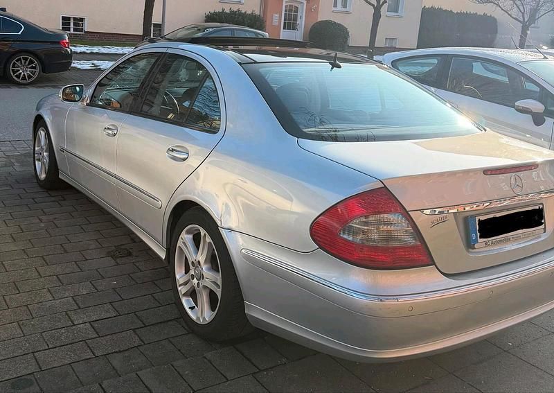 Gebraucht Mercedes E200 184 PS (135 kW) 2008 Silber Limousine