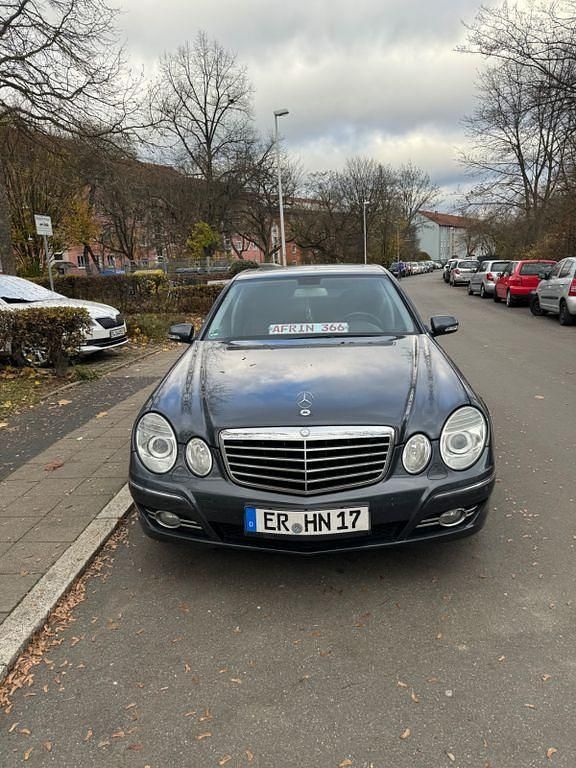 Schwarz Gebraucht 2008 Mercedes E230 Limousine | 8.400 € (Guter Preis) - Bild 1/4