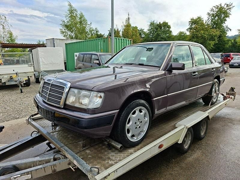 Violet Gebraucht 1990 Mercedes 300 Limousine | 8.888 € - Bild 1/4