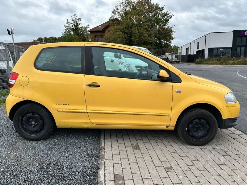 Gebraucht VW Fox Refresh 54 PS (39 kW) 2010 Gelb Kleinwagen