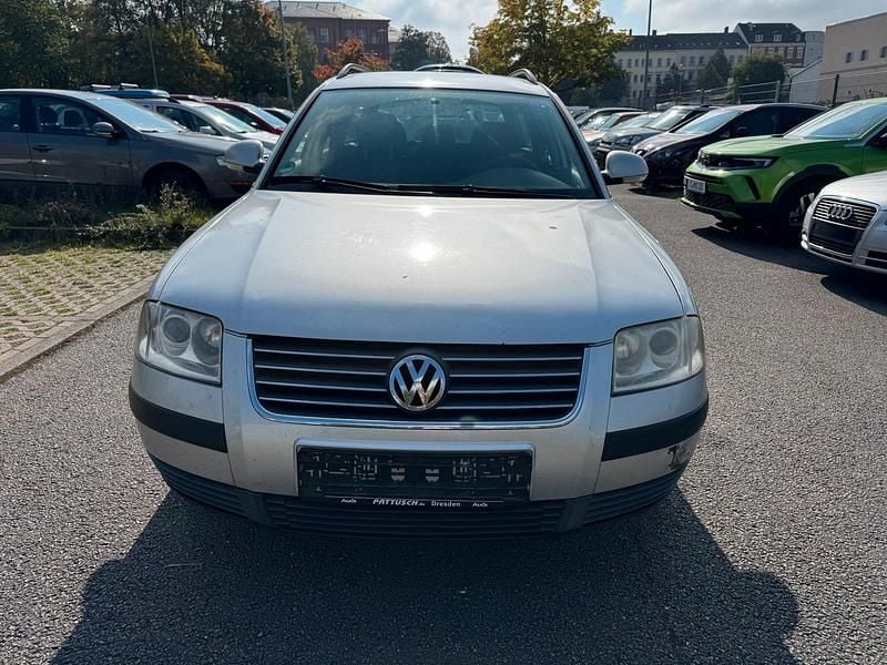 Silber Gebraucht 2005 VW Passat Kombi | 999 € (Superpreis) - Bild 1/4