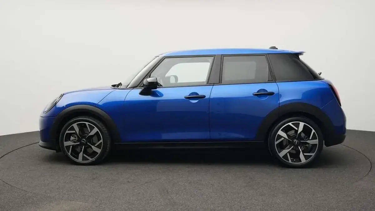 Second-hand Mini Cooper S Classic 204 CP (150 kW) 2025 Albastru Hatchback