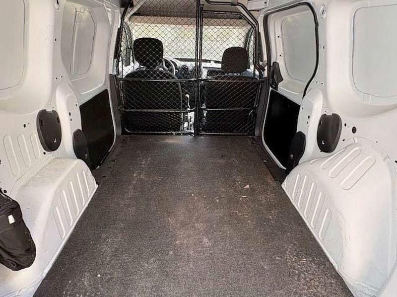 Gebraucht Dacia Dokker Comfort 102 PS (75 kW) 2018 Weiß Van / Kleinbus