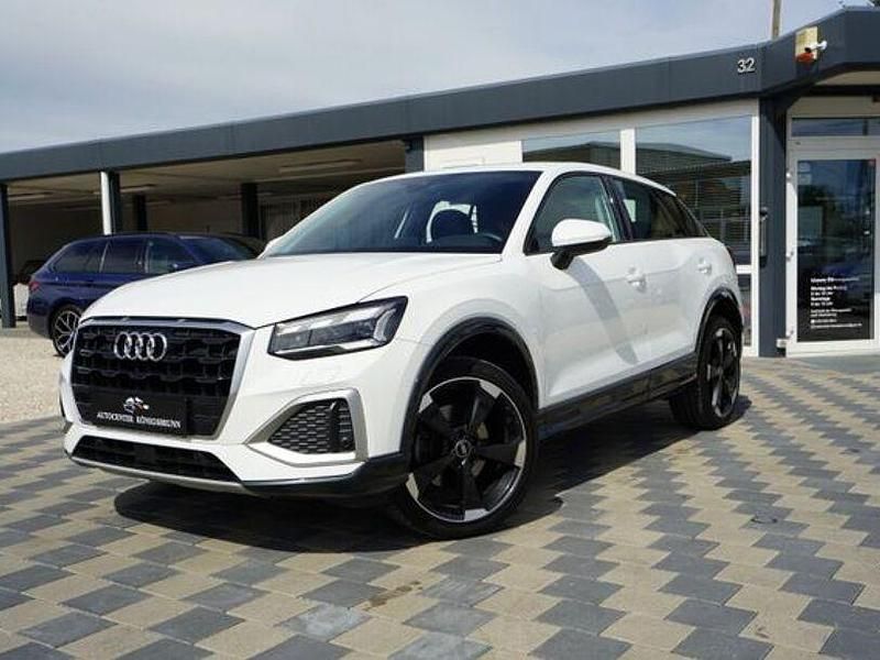 Weiß Gebraucht 2021 Audi Q2 Sport SUV | 22.450 € (Teuer) - Bild 1/4