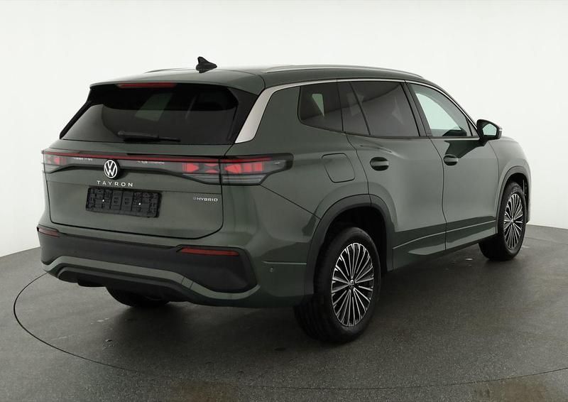 Neu VW Tayron Life 204 PS (150 kW) 2025 Cipressino grün metallic cipressino grün metallic SUV