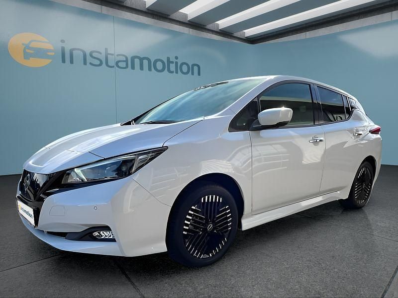Weiß Gebraucht 2023 Nissan Leaf Tekna Kleinwagen | 25.649 € (Teuer) - Bild 1/4