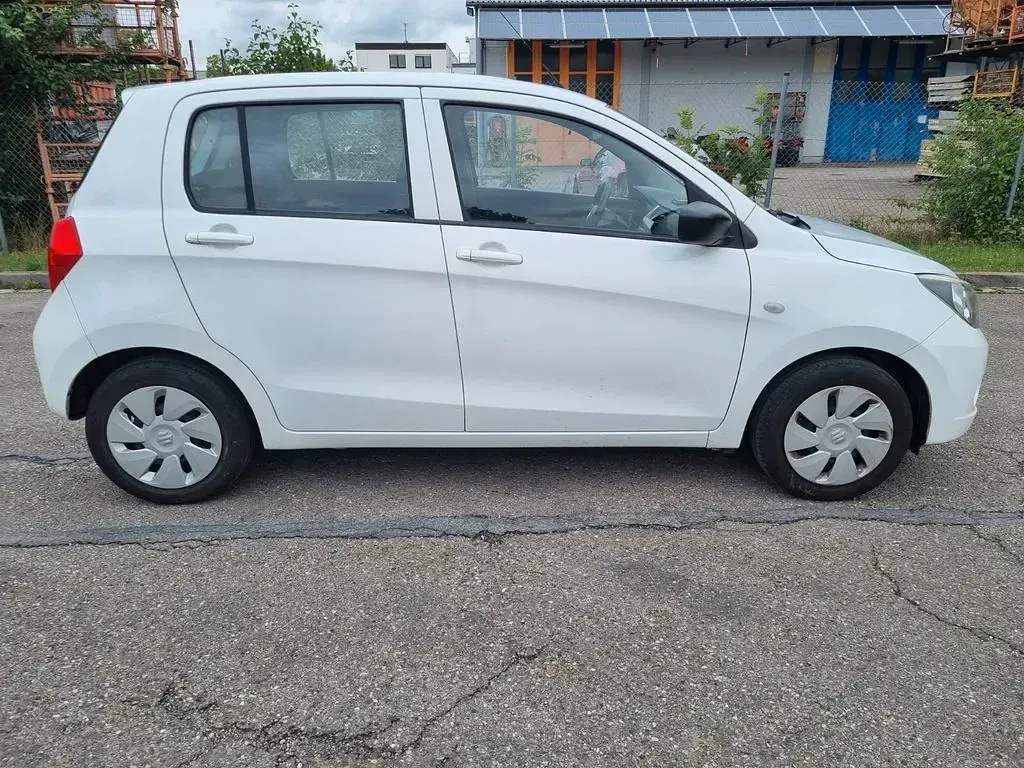 Gebraucht Suzuki Celerio Comfort 68 PS (50 kW) 2015 Weiß Kleinwagen