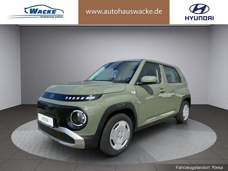 Grün Neu 2025 Hyundai Inster Select Kleinwagen | 23.990 € (Fairer Preis) - Bild 1/4