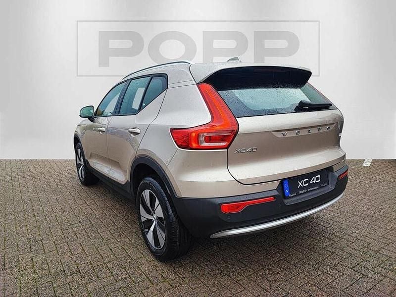 Gebraucht Volvo XC40 Core 129 PS (94 kW) 2022 Bright dusk metallic SUV