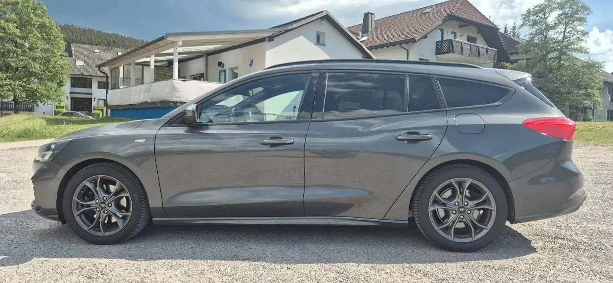Gebraucht Ford Focus ST-Line X 151 PS (111 kW) 2020 Schwarz Kombi