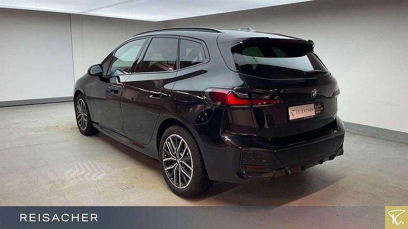 Gebraucht BMW 220 Active Tourer M Sport 204 PS (150 kW) 2022 Saphirschwarz metallic Van / Kleinbus