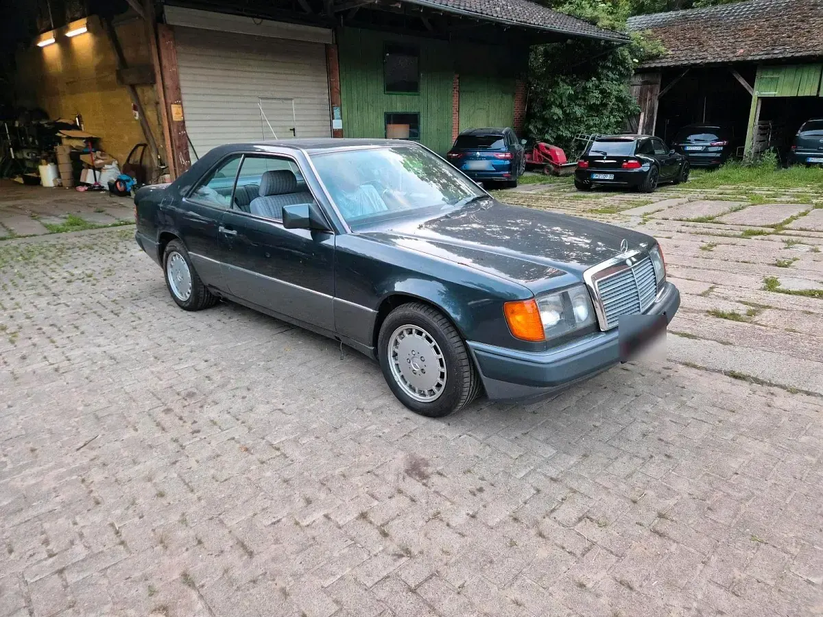 Gebraucht Mercedes E230 132 PS (97 kW) 1990 Coupé