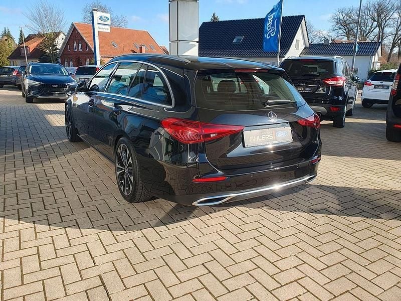 Gebraucht Mercedes C180 170 PS (125 kW) 2022 Schwarz Kombi