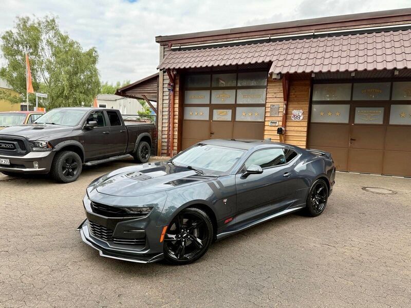 Grey metallic Gebraucht 2019 Chevrolet Camaro SS Coupé | 42.900 € (Teuer) - Bild 1/4