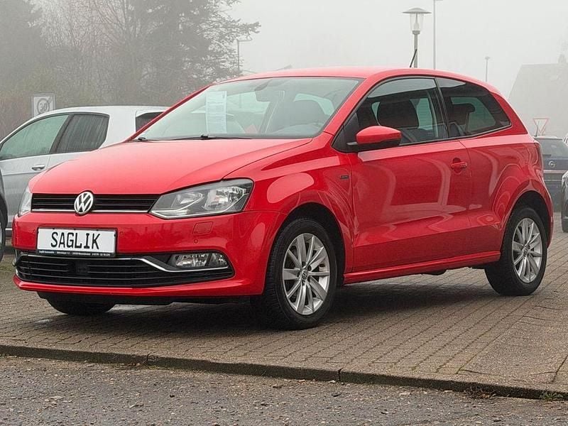 Gebraucht VW Polo LOUNGE 75 PS (55 kW) 2015 Rot Limousine
