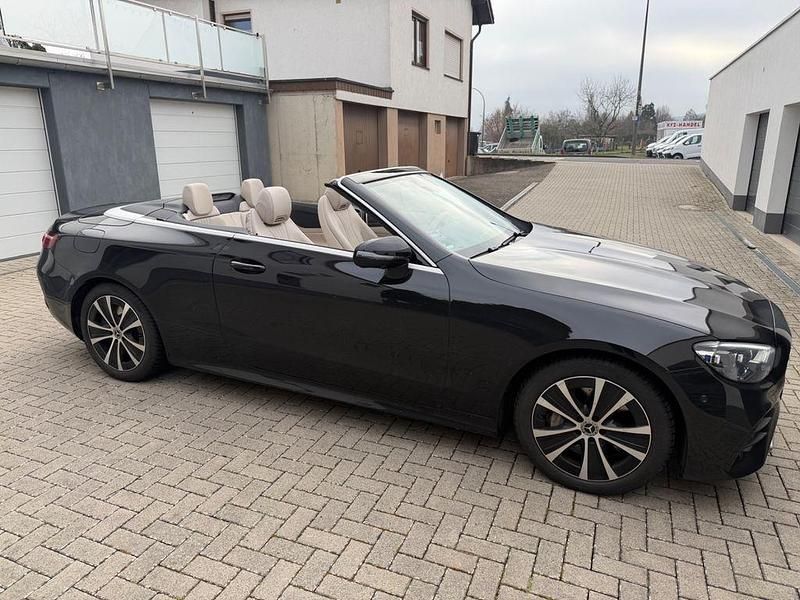 Schwarz Gebraucht 2021 Mercedes E450 Avantgarde Cabrio | 54.800 € (Teuer) - Bild 1/4