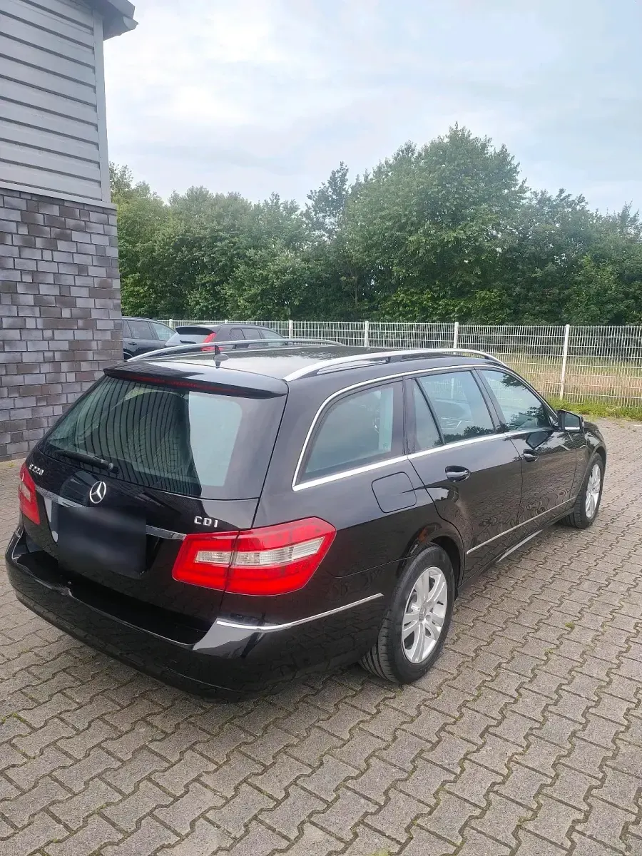 Gebraucht Mercedes E220 170 PS (125 kW) 2009 Schwarz Kombi