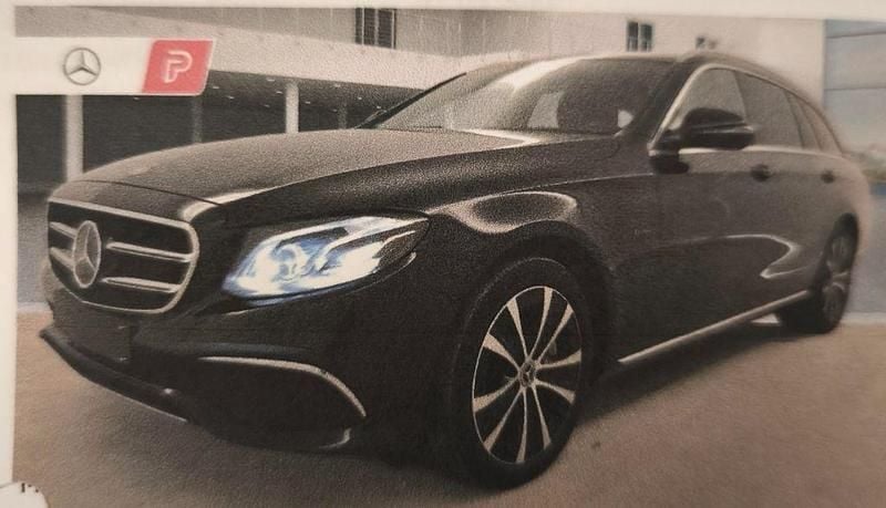 Gebraucht Mercedes E300 306 PS (225 kW) 2019 Blau Limousine