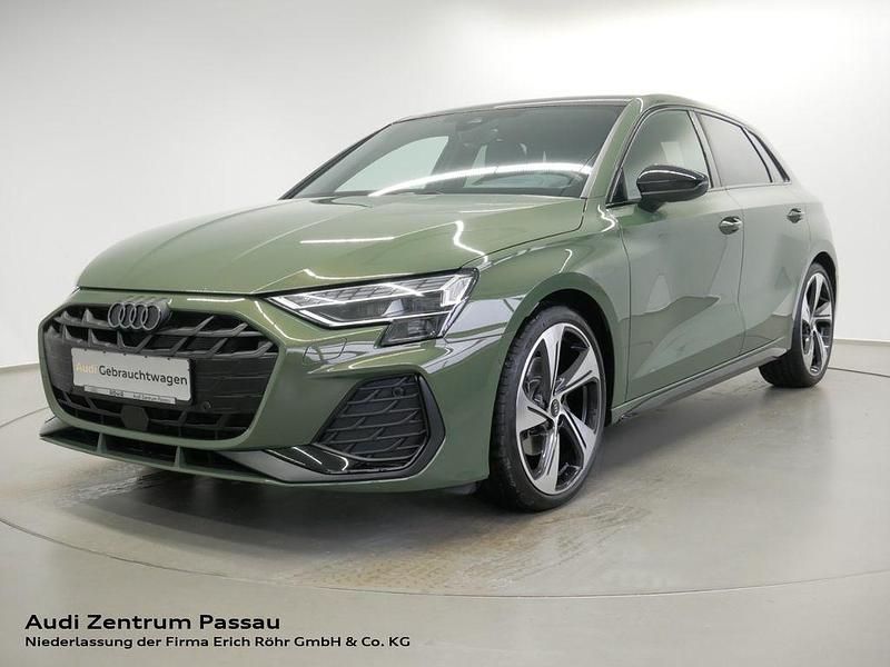 Distriktgrün metallic Gebraucht 2024 Audi A3 S-Line Limousine | 38.900 € - Bild 1/4