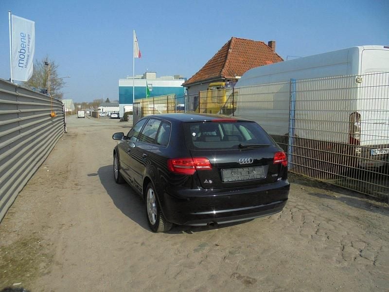 Gebraucht Audi A3 105 PS (77 kW) 2012 Schwarz Kleinwagen