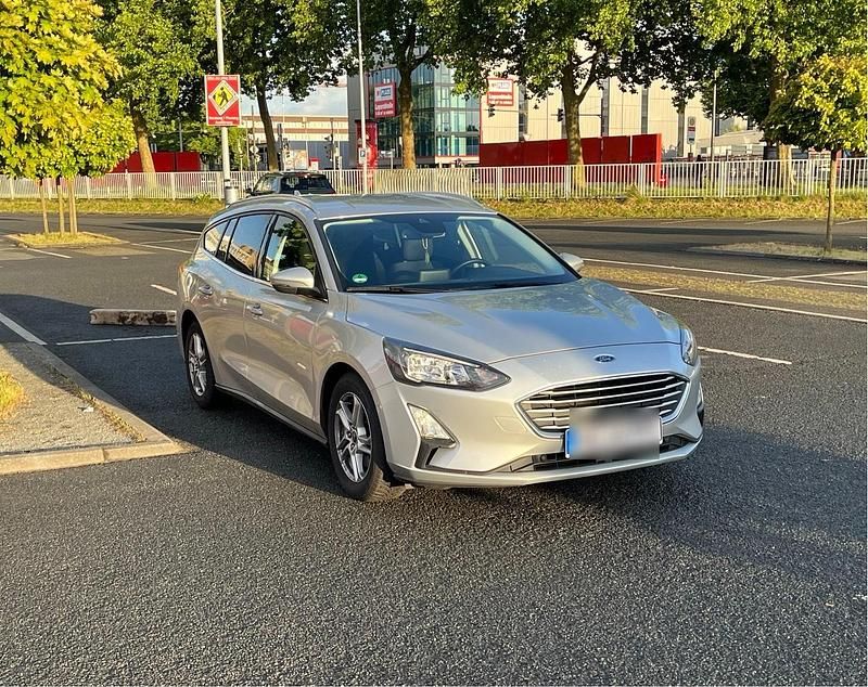 Gebraucht Ford Focus 120 PS (88 kW) 2020 Silber Kombi