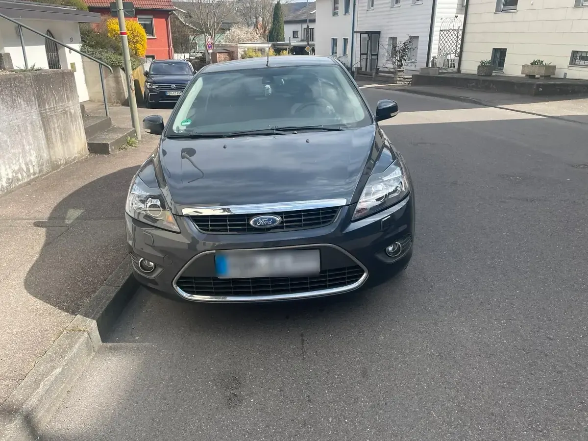 Gebraucht Ford Focus 140 PS (102 kW) 2009 Grau Coupé