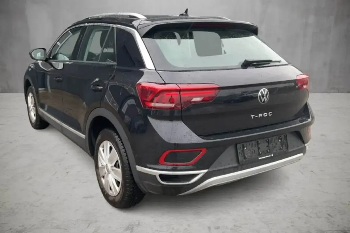 Second-hand VW T-Roc Style 150 CP (110 kW) 2023 Negru SUV