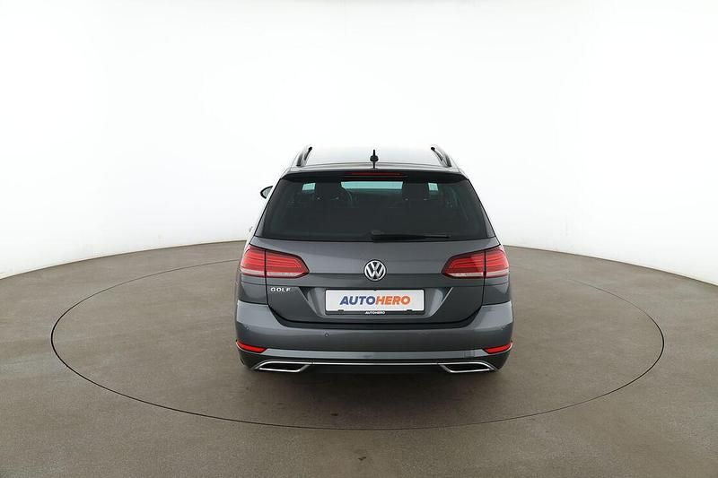 Gebraucht VW Golf VII Highline 150 PS (110 kW) 2020 Grau Kombi
