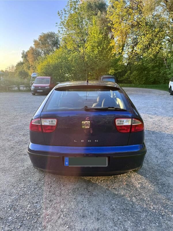 Blau Gebraucht 2006 Seat Leon Limousine | 2.400 € (Fairer Preis) - Bild 1/4