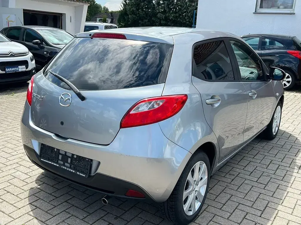 Gebraucht Mazda 2 Edition 84 PS (61 kW) 2012 Grau Kleinwagen