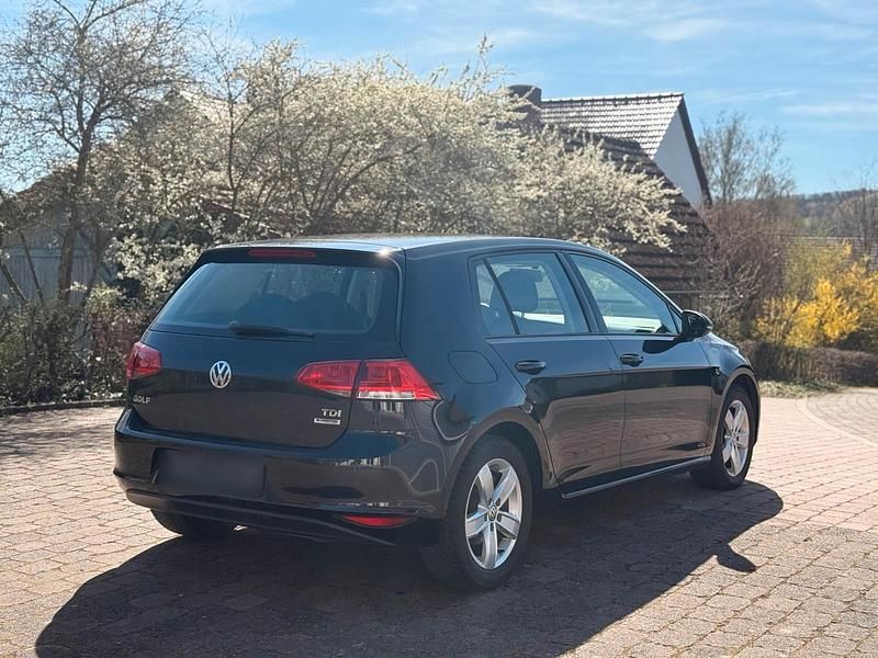 Gebraucht VW Golf VII 90 PS (66 kW) 2014 Schwarz Kleinwagen